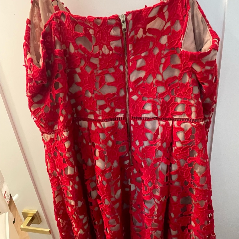 City Chic Vibrant Red Lace Dress - Picture 3 of 3
